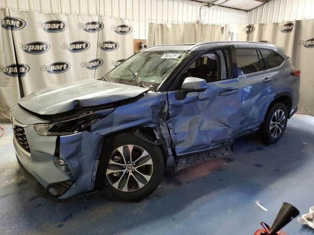 TOYOTA HIGHLANDER 2022 with VIN 5TDGZRAH5NS141714 - Photo from auction