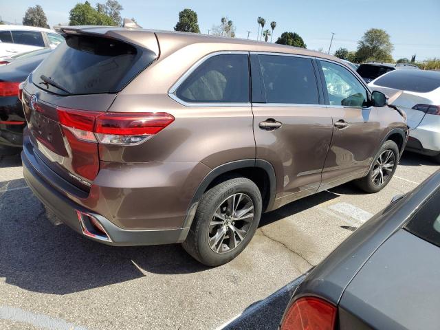 Photo 3 from auction – 2018 TOYOTA HIGHLANDER with VIN 5TDDZRFH5JS493245
