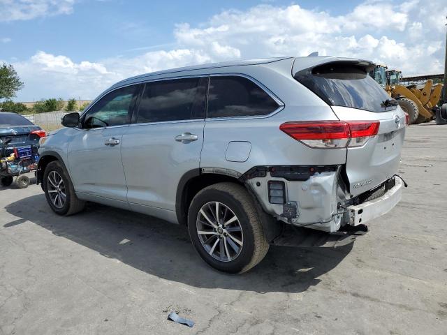 Photo 2 from auction – 2018 TOYOTA HIGHLANDER with VIN 5TDKZRFH3JS543258