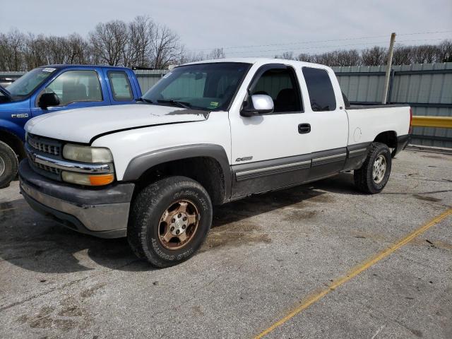 CHEVROLET SILVERADO 2000 with VIN 1GCEK19T2YE252303 - Photo from auction