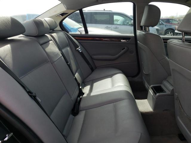 Photo 10 from auction – 2004 BMW 325 XI with VIN WBAEU33444PR10285