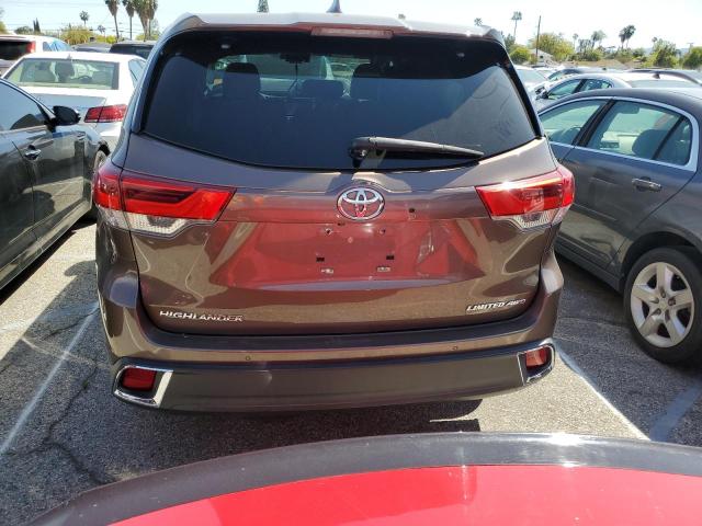 Фото 6 с аукциона – 2018 TOYOTA HIGHLANDER с VIN 5TDDZRFH5JS493245