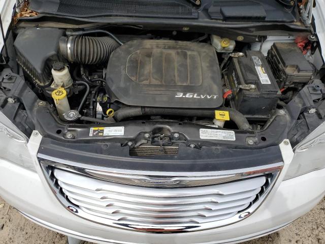 Photo 11 from auction – 2016 CHRYSLER TOWN & COU with VIN 2C4RC1CG2GR284647