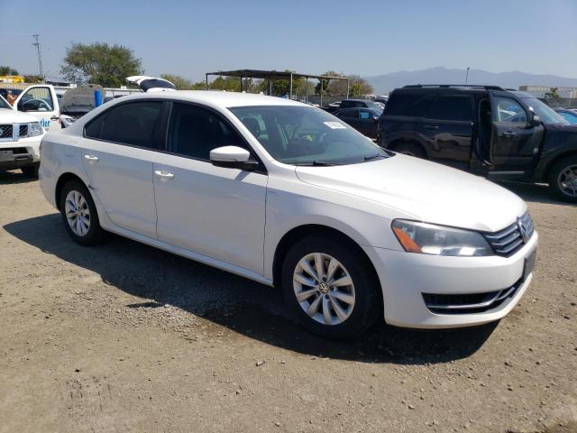 Photo 4 from auction – 2014 VOLKSWAGEN PASSAT S with VIN 1VWAT7A36EC083434