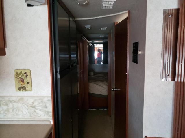 Photo 6 from auction – 2003 WORKHORSE CUSTOM CHASSIS MOTORHOME with VIN 5B4MP67G533369349