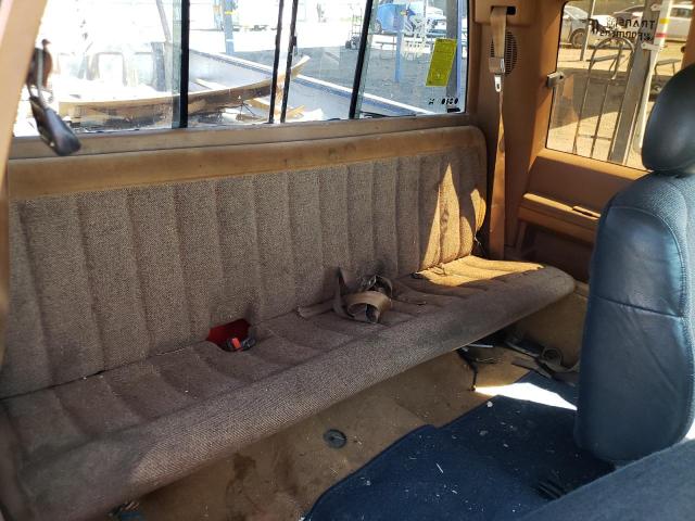 Photo 10 from auction – 1989 CHEVROLET GMT-400 C2 with VIN 2GCFC29K3K1253600