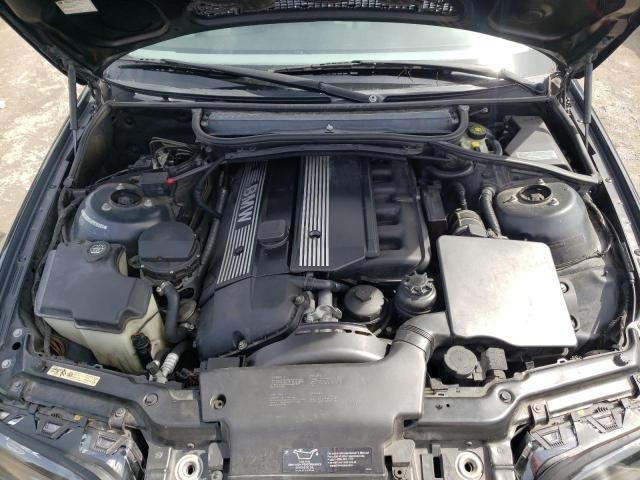 Photo 11 from auction – 2004 BMW 325 XI with VIN WBAEU33444PR10285