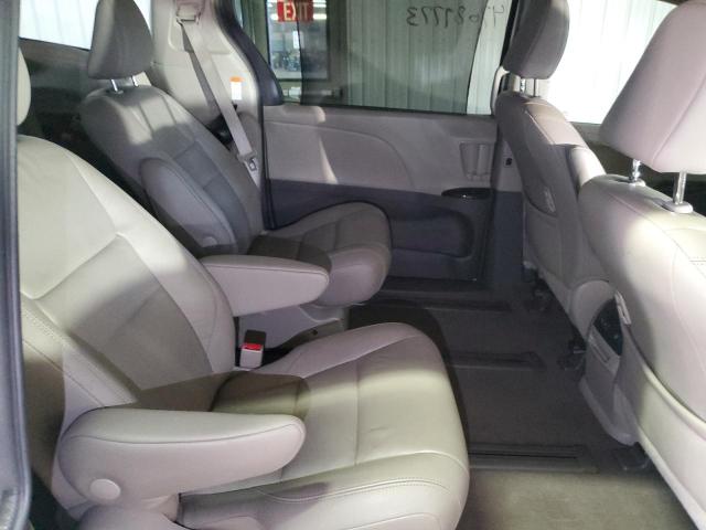 Photo 11 from auction – 2018 TOYOTA SIENNA XLE with VIN 5TDDZ3DCXJS201934