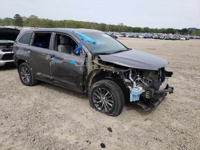 Photo 4 from auction – 2019 TOYOTA HIGHLANDER with VIN 5TDKZRFHXKS563329