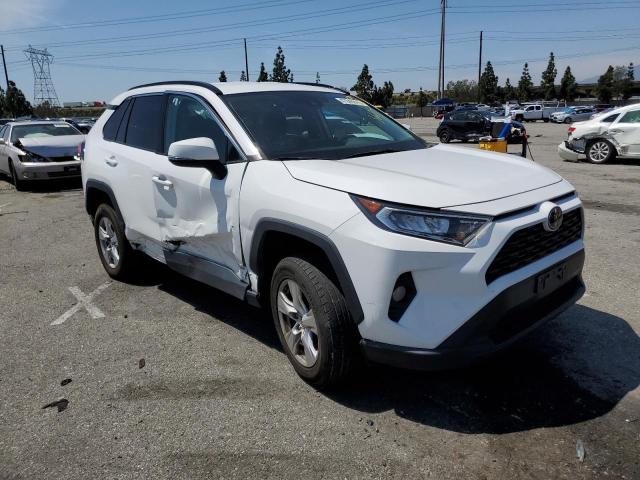 Photo 4 from auction – 2020 TOYOTA RAV4 XLE with VIN 2T3W1RFV7LC060051