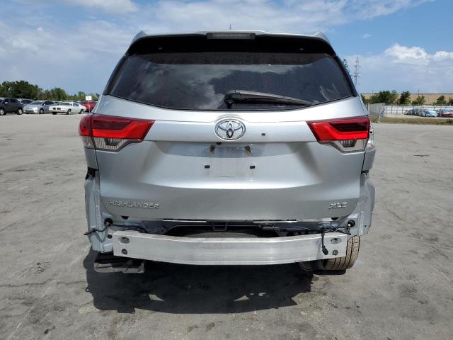 Photo 6 from auction – 2018 TOYOTA HIGHLANDER with VIN 5TDKZRFH3JS543258