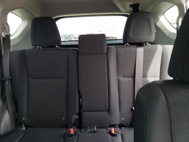 Photo 10 from auction – 2018 TOYOTA RAV4 LE with VIN JTMZFREV8JJ727784