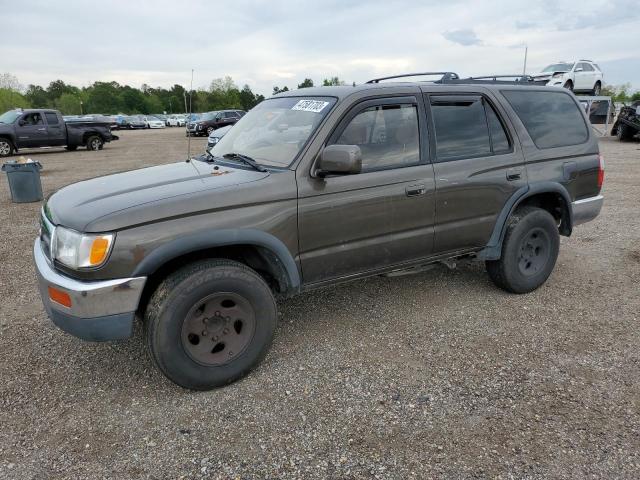 TOYOTA 4RUNNER SR 1998 with VIN JT3GN86R4W0067637 - Photo from auction