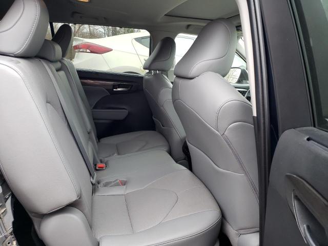 Photo 11 from auction – 2022 TOYOTA HIGHLANDER with VIN 5TDDZRBH4NS165679
