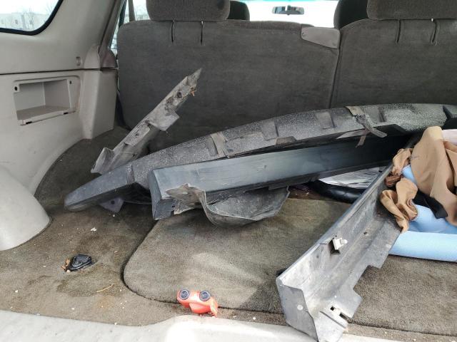 Photo 13 from auction – 2004 CHEVROLET 10/1500 with VIN 1GNDT13S942209587