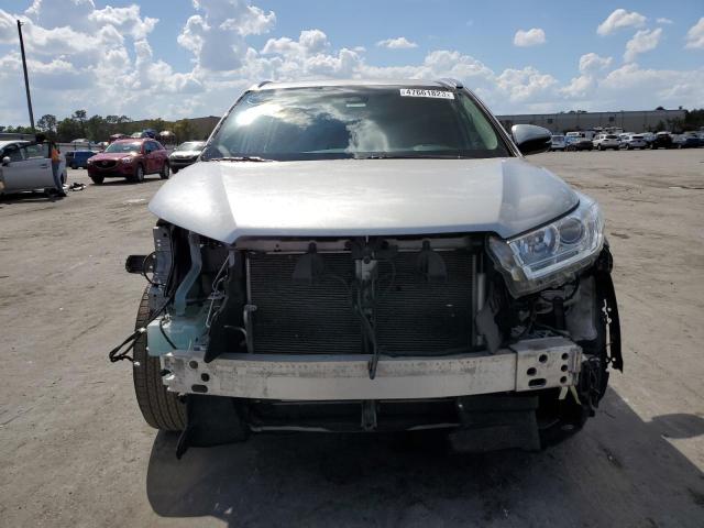 Photo 5 from auction – 2018 TOYOTA HIGHLANDER with VIN 5TDKZRFH3JS543258