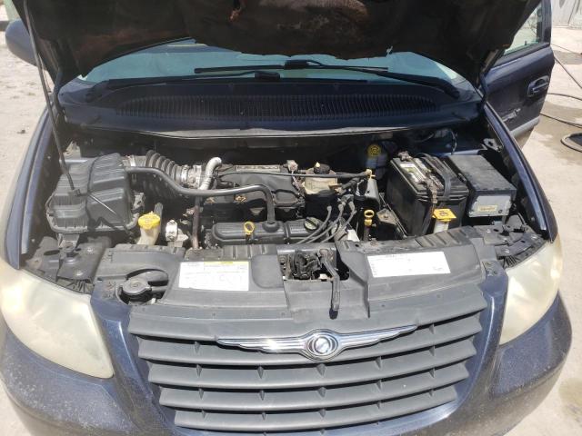 Photo 12 from auction – 2006 CHRYSLER TOWN & COU with VIN 1A4GP45R06B760686