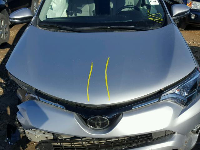 Photo 7 from auction – 2017 TOYOTA RAV4 XLE with VIN 2T3RFREV1HW633886