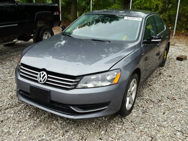 Photo 2 from auction – 2014 VOLKSWAGEN PASSAT S with VIN 1VWAT7A3XEC039808