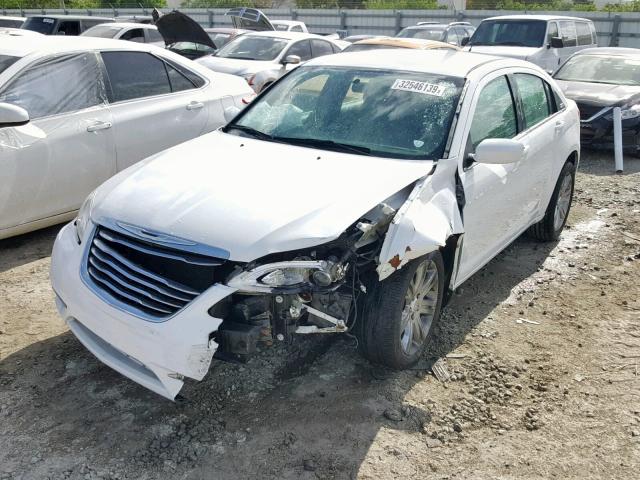 Photo 2 from auction – 2013 CHRYSLER 200 LX with VIN 1C3CCBAB0DN705975