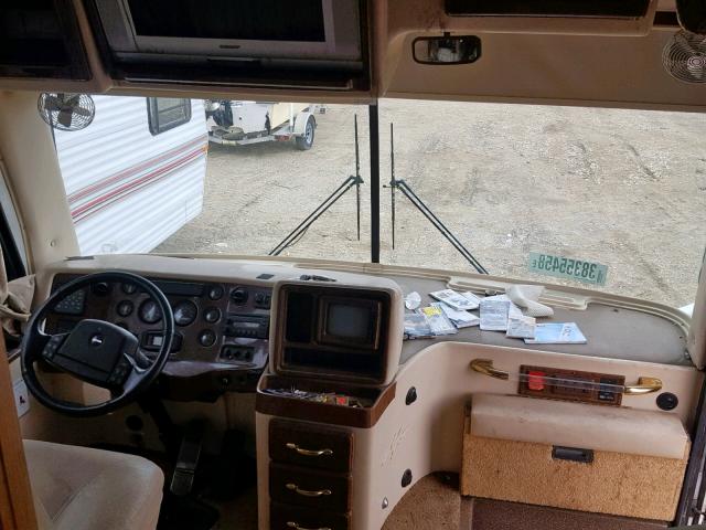 Снимка 5 от търг – 2004 ALFA ROMEO MOTORHOME с VIN 4UZAAHDC04CN30733