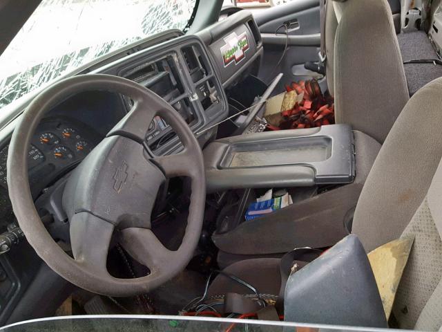 Photo 5 from auction – 2005 CHEVROLET SILVERADO with VIN 1GCHC24UX5E340592