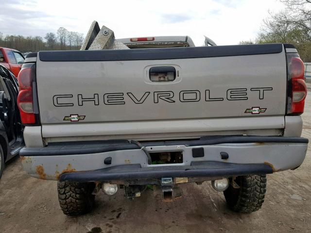 Photo 6 from auction – 2005 CHEVROLET SILVERADO with VIN 1GCHC24UX5E340592