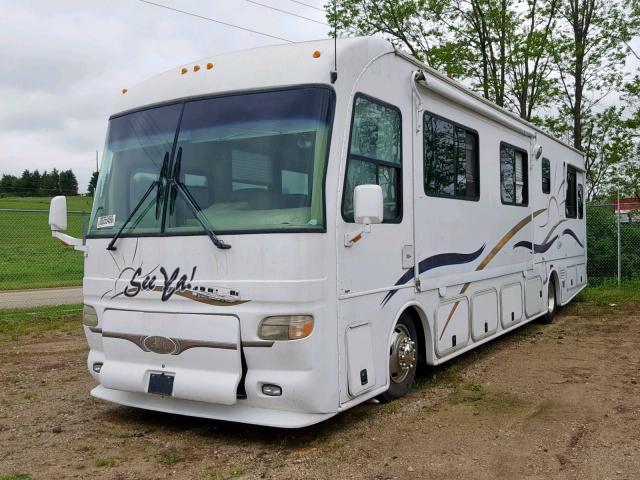 Снимка 2 от търг – 2004 ALFA ROMEO MOTORHOME с VIN 4UZAAHDC04CN30733