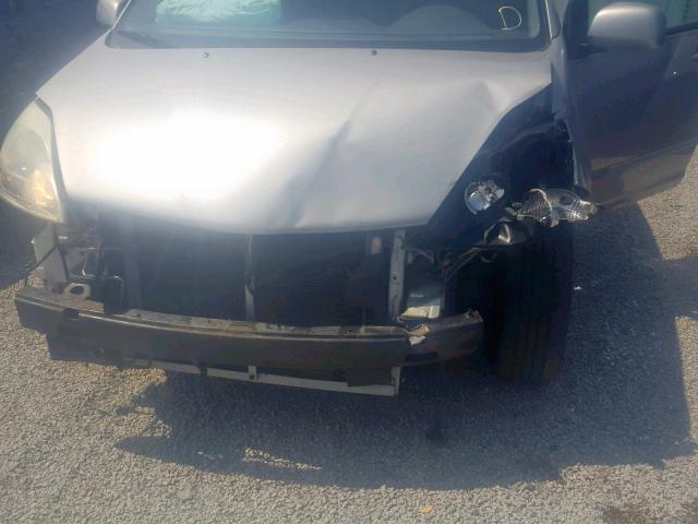 Photo 9 from auction – 2004 TOYOTA SIENNA XLE with VIN 5TDBA22C54S024015