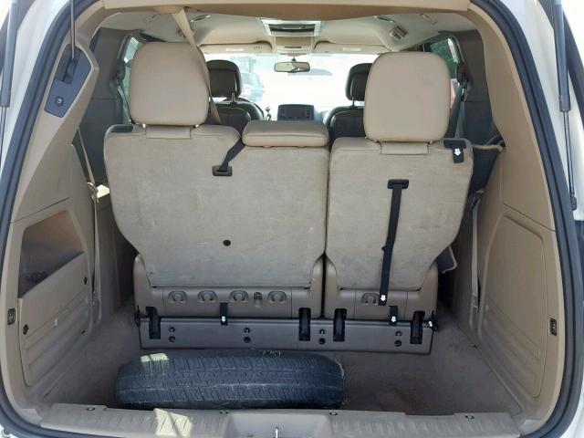 Photo 10 from auction – 2015 CHRYSLER TOWN & COU with VIN 2C4RC1BG5FR552686