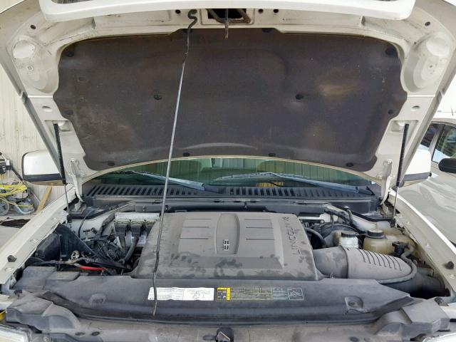 Photo 7 from auction – 2005 LINCOLN NAVIGATOR with VIN 5LMFU27555LJ24100