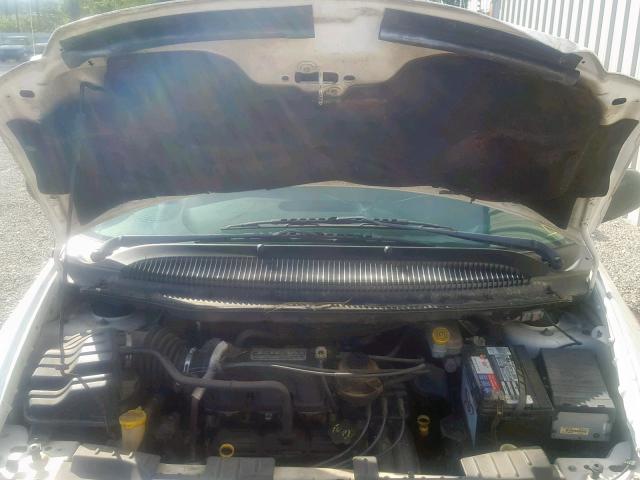 Photo 7 from auction – 2005 CHRYSLER TOWN & COU with VIN 2C4GP44R05R112689