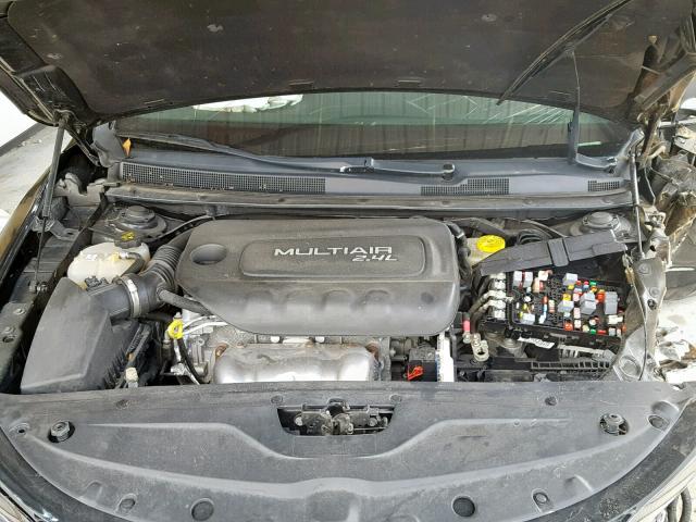 Photo 7 from auction – 2015 CHRYSLER 200 LIMITE with VIN 1C3CCCAB1FN616411