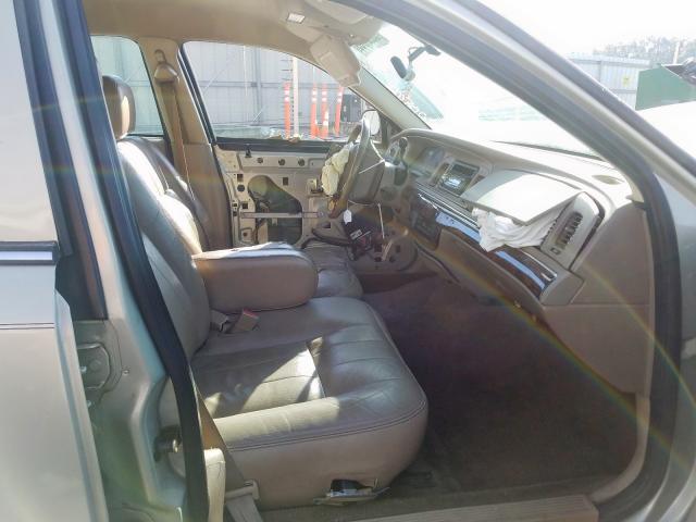 Photo 5 from auction – 2004 MERCURY GRAND MARQ with VIN 2MEFM75W34X670765