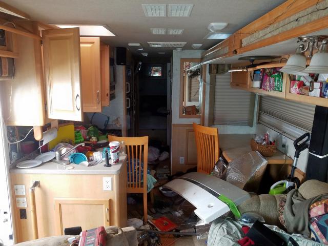 Photo 6 from auction – 2002 SOWI MOTORHOME with VIN 5B4MP67G913337114