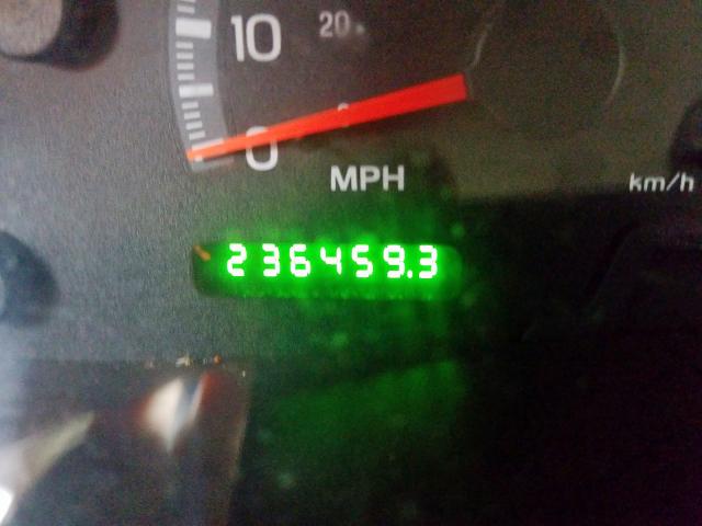 Photo 8 from auction – 2002 FORD F150 with VIN 1FTRX07L22KB74405