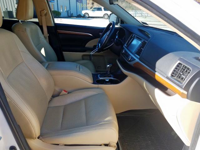 Photo 5 from auction – 2017 TOYOTA HIGHLANDER with VIN 5TDDGRFH2HS021746