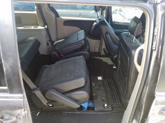Photo 6 from auction – 2015 CHRYSLER TOWN & COU with VIN 2C4RC1BG4FR715974