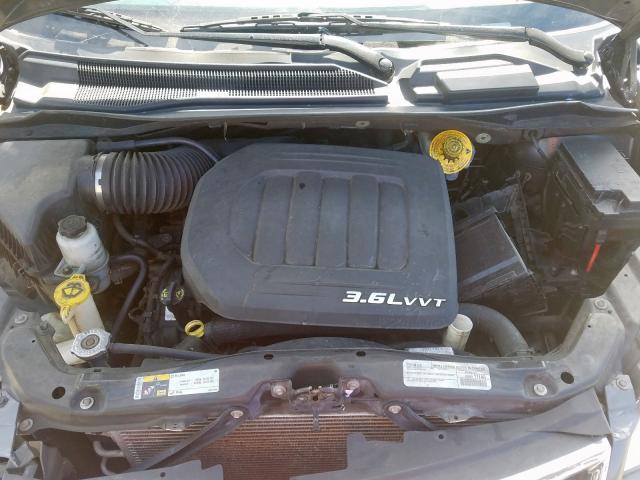 Photo 7 from auction – 2015 CHRYSLER TOWN & COU with VIN 2C4RC1BG4FR715974