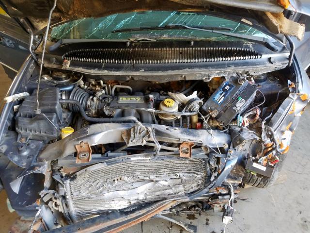 Photo 7 from auction – 2002 CHRYSLER TOWN & COU with VIN 2C8GP64L12R597667