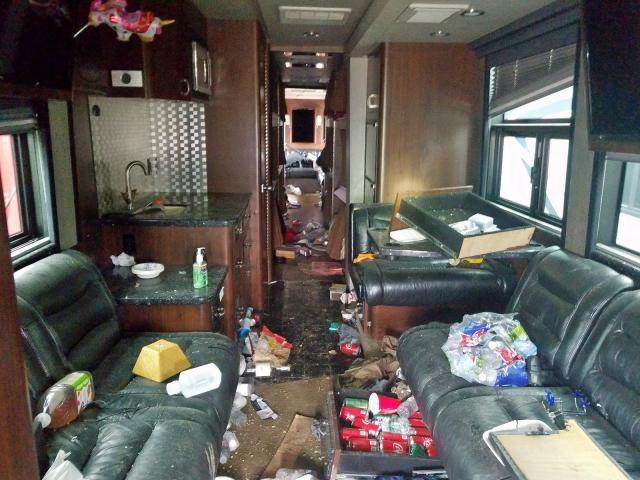 Photo 5 from auction – 2005 PREVOST BUS with VIN 2PCY3349151028518