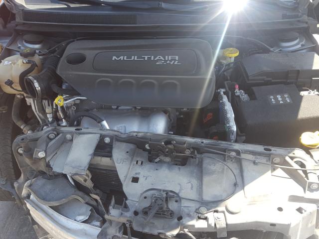 Photo 7 from auction – 2016 CHRYSLER 200 LIMITE with VIN 1C3CCCAB4GN170580