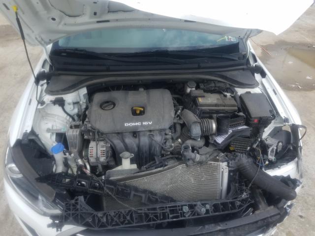 Photo 7 from auction – 2017 HYUNDAI ELANTRA SE with VIN 5NPD74LF6HH193130