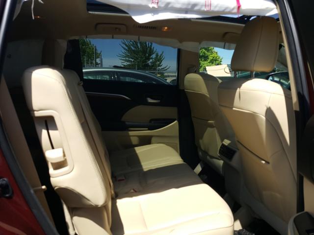Photo 6 from auction – 2017 TOYOTA HIGHLANDER with VIN 5TDDZRFH3HS398693