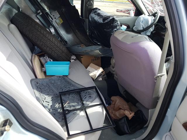 Photo 6 from auction – 2005 MERCURY MARQUIS with VIN 2MEFM74W65X629825