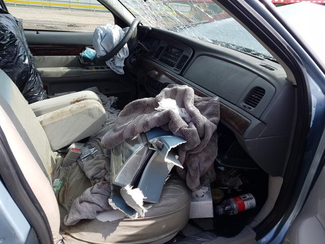 Photo 5 from auction – 2005 MERCURY MARQUIS with VIN 2MEFM74W65X629825