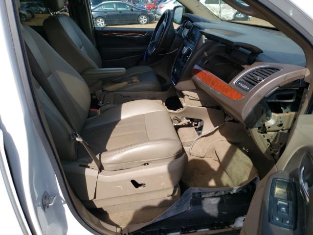 Photo 5 from auction – 2013 CHRYSLER TOWN & COU with VIN 2C4RC1CG6DR815988