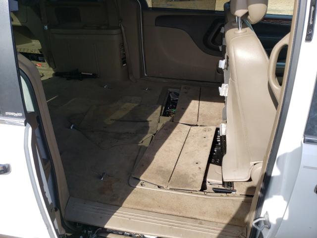 Photo 6 from auction – 2013 CHRYSLER TOWN & COU with VIN 2C4RC1CG6DR815988