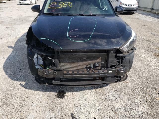 Photo 9 from auction – 2017 HYUNDAI TUCSON SE with VIN KM8J23A42HU454901
