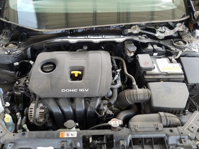 Photo 7 from auction – 2017 KIA FORTE LX with VIN 3KPFK4A78HE143014